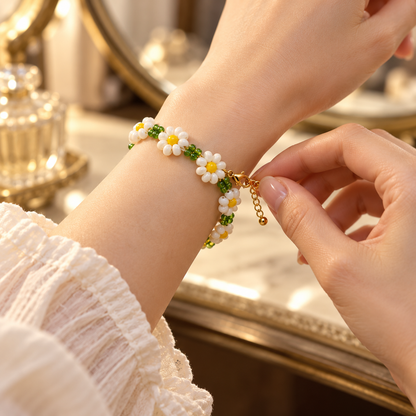 White Daisy Flower Beaded Bracelet